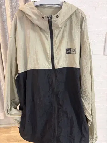 시착만 한 상품, 극상품 NEW ERA 나일론 자켓 L 베이지 블랙