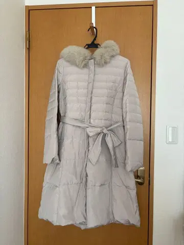 31 후드 부착 롱 다운 코트