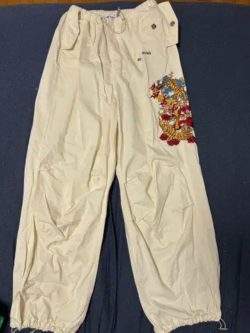 츄우카타베타이 Tiger Balloon Pants 화이트 M 사이즈