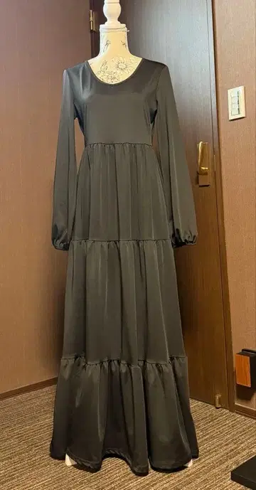 L 사이즈 티어드 롱 원피스 V넥 블랙 신축성 있음 드레스