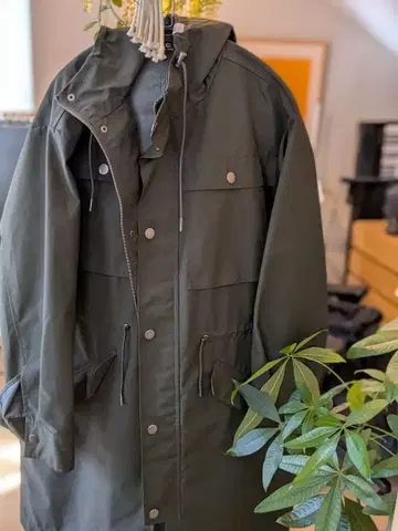 A.P.C. 후드 부착 마운틴 파카 S 사이즈