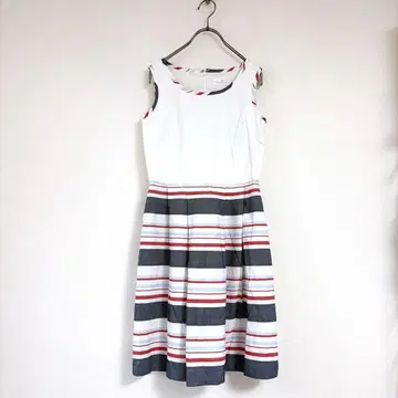 칼 파크레인(9) 슬리브리스 무릎 기장 원피스 보더 턱 린넨