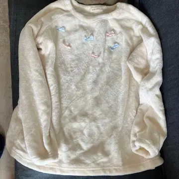 리본 자수 크림색 룸웨어 세트