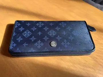 네이비 패턴 장지갑