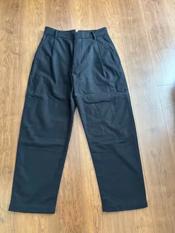 유니클로 플러스j 울 블렌드 턱 팬츠