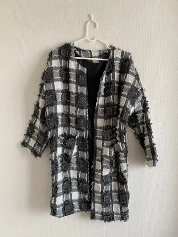 프린지 흑백 체크 노카라 자켓