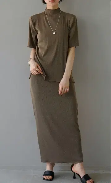 Lumier 시어 컷 리브 멜로우 타이트 스커트