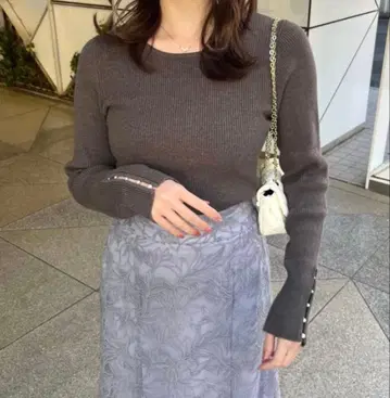 natural couture 소매 펄 디자인의 촉촉한 리브 니트