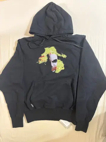 LIAM HODGES 후드티