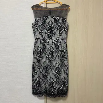 다이어그램 그레이스 컨티넨탈 슬리브리스 원피스