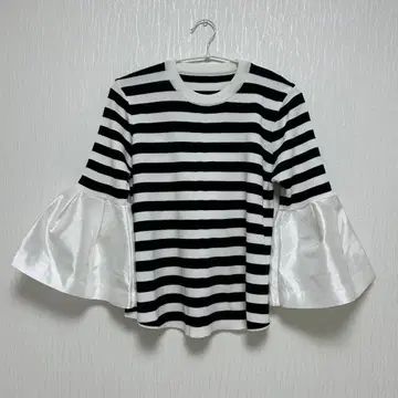 NOSTALGIA 노스탤지어 플레어 슬리브 스트라이프 상의