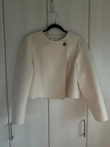 BR 크림색 숏 기장 자켓 M