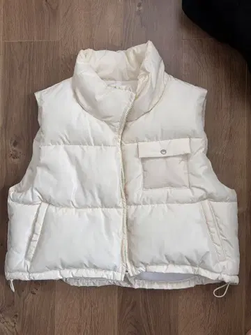 LEPSIM 숏 다운 베스트 화이트