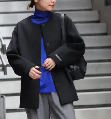 [ 미사용 새상품 ] 저널 스탠다드 리룸 크루넥 코트 블랙 38