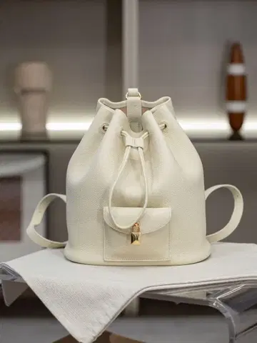 화이트 복조리형 백팩