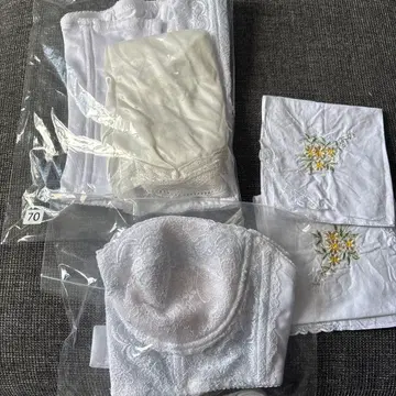 화이트 브라이덜 이너 레이스 장식