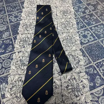 네이비 스트라이프 실크 넥타이