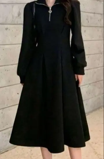 [컨디션 최상] 고십 로스앤젤레스 긴팔 원피스 블랙 F 하트 지퍼