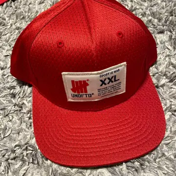 UNDEFEATED 메쉬 캡 XXL 레드