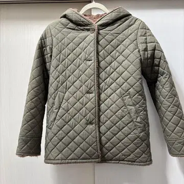 B.L.U.E 올리브 그린 중 보아 퀼팅 자켓