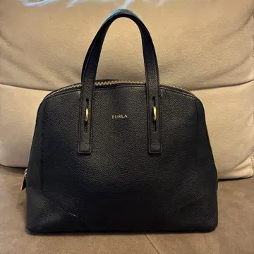 FURLA 블랙 가죽 핸드백