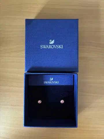 Swarovski 로즈 골드 스터드 귀걸이