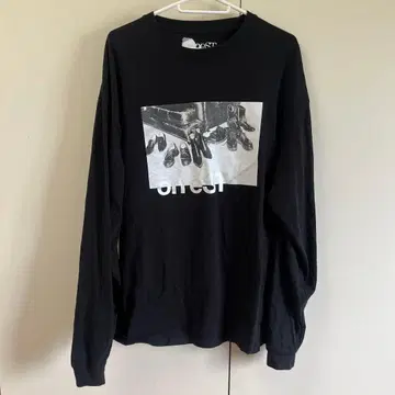 oNeST 블랙 롱 슬리브 T셔츠 론T 신발 디자인 스톤즈