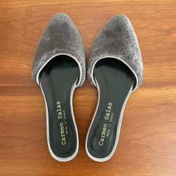 거의 새상품 carmen 무스탕 퍼 뮬 37