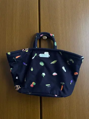 R&D.M.C. 야채 패턴 토트백 네이비