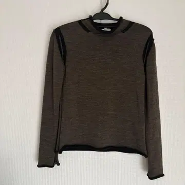 [새상품급] 센소유니코 울 100% 니트 상의 브라운 x 블랙