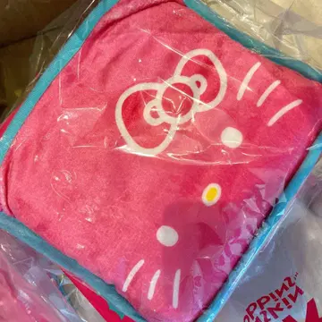 서티원 아이스크림 헬로키티 담요