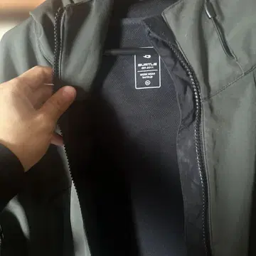 Burtle 방수 후드 부착 자켓 다크 그레이