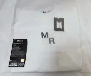 [ 새상품 ] BTS MONOCHROME T-셔츠 M 사이즈
