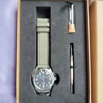 WMT 아날로그 자동 와인딩 시계 블랙/카키