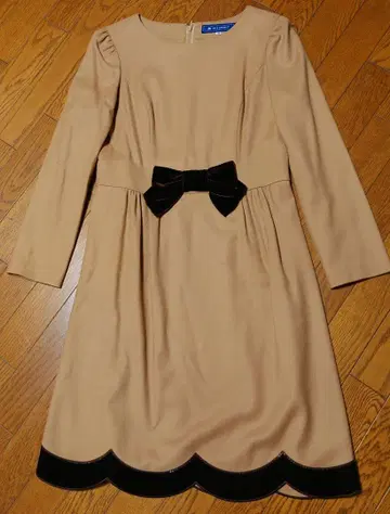 엘레강트한 무릎 기장 원피스 베이지