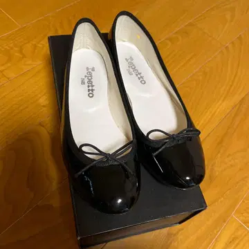 Repetto 블랙 에나멜 발레 슈즈