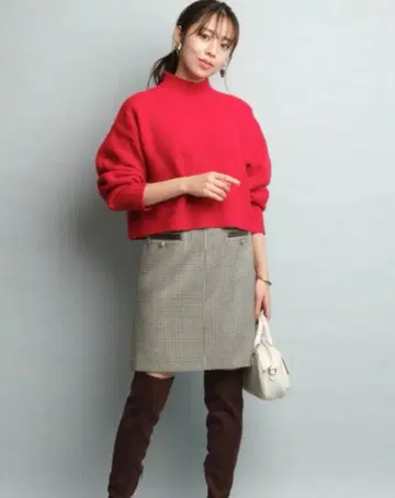 저스길리티 전개 버튼 디테일 스커트