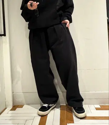 블랙 턱 와이드 팬츠 후디 세트