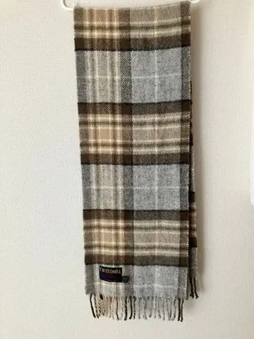 TWEEDMILL 베이지 계열 체크 머플러