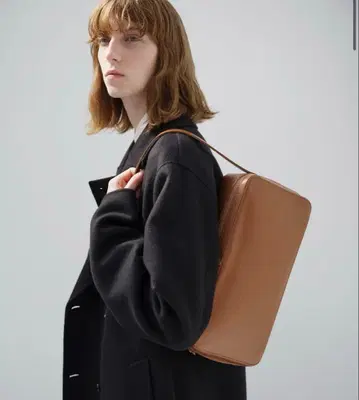 LEATHER SQUARE BAG MADE BY AETA