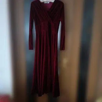 와인 레드 벨벳 롱 드레스 V넥