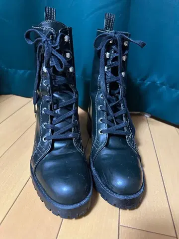 ZARA 레이스업 부츠 통굽 부츠 블랙