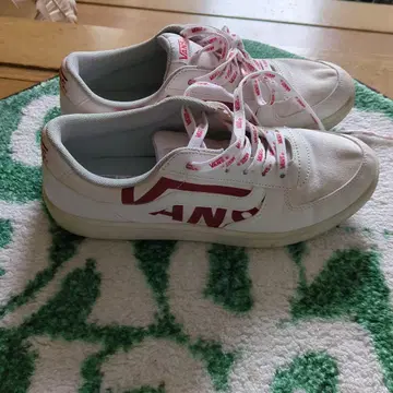 VANS 화이트 스니커즈