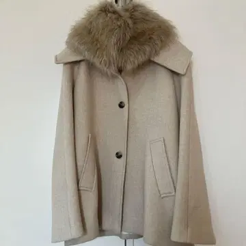 ZARA 베이지 XS 퍼 코트