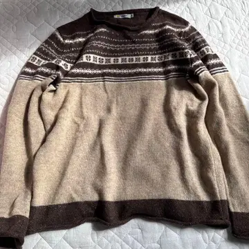 새상품급 골든 베어 니트 스웨터