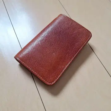 ALZUNI 알즈니 하프 지갑 안장