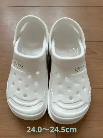 화이트 간호사 샌들 통기 구멍 포함