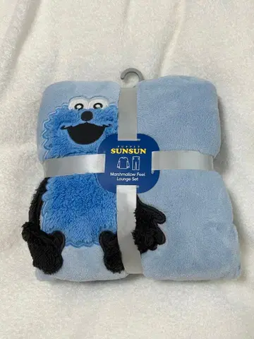 GU x 퍼펫스 콜라보 마쉬멜로우 필 라운지 세트 L 사이즈