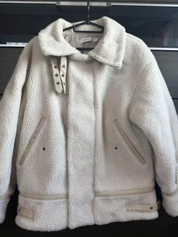 MOUSSY 화이트 보아 자켓