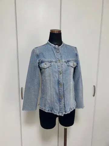 라이트 블루 데님 자켓 플레어 슬리브